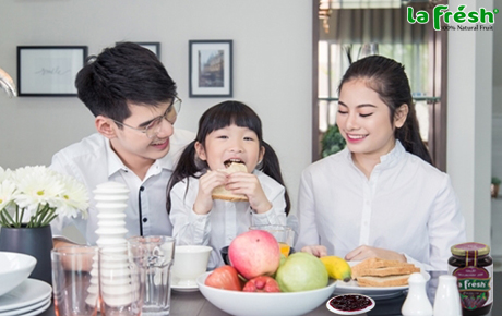 Bữa sáng ngon tuyệt cùng mứt dâu tằm trong mùa dịch Corona