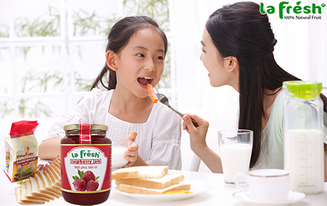 Bữa sáng tại nhà giữa đại dịch Corona cùng mứt phúc bồn tử